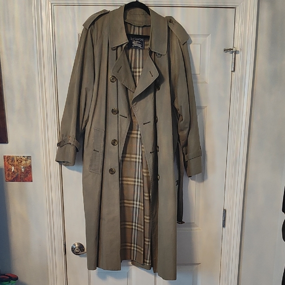 Burberry Khaki Trench Coat with Plaid Lining